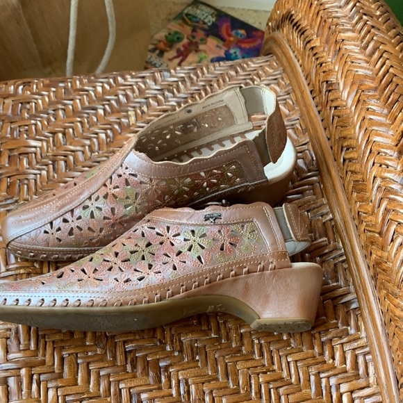 PIKOLINOS Brown Floral Pattern Mules - Picture 9 of 11